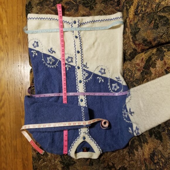 Striking blue & white wool, art jacket/cardigan, embroidery, beads, flowers, M - Picture 7 of 8